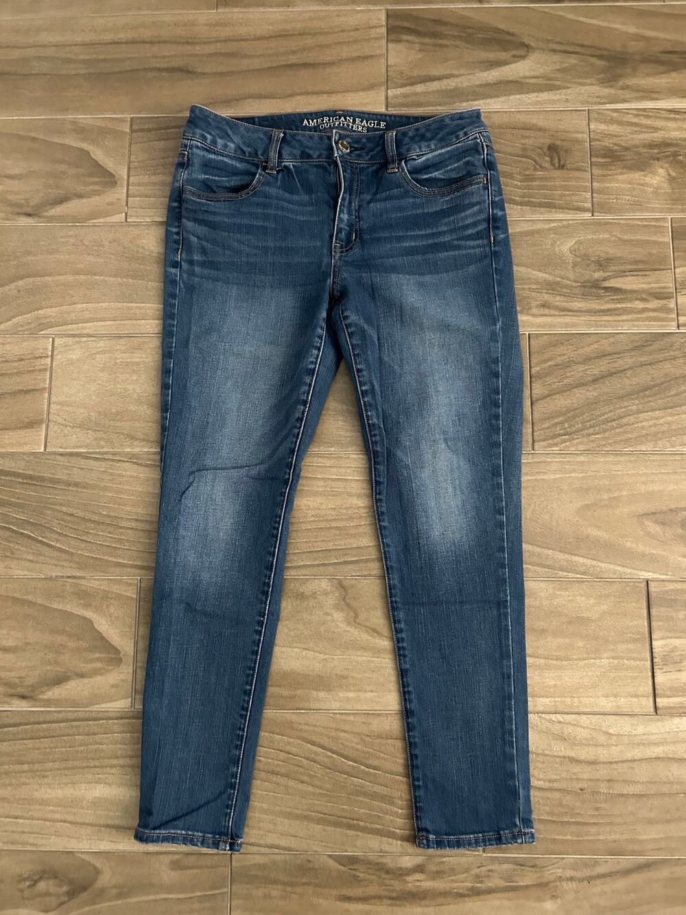 AMERICAN EAGLE OUTFITTERS JEGGING JEANS SIZE 10 SHORT